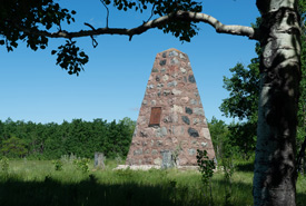 Fort Ellice cairn (Photo by T. Frickes)