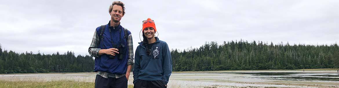 Membres du personnel de CNC, Aire de conservation de la rivière Kumdis, Haida Gwaii, C.-B. (Photo de Ginny Hudson/CNC)