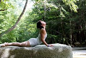 Yoga in nature (Photo by Matthew Ragan, CC BY-SA 2.0)