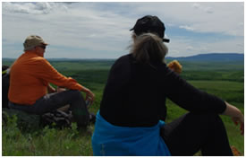 Barney Reeves and Joan Holzmann enjoy lunch while overlooking Pine Ridge (Photo by NCC)