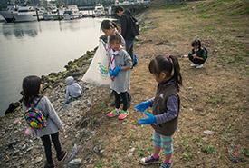 Since 2002, Scouts across Canada have worked with their communities and the Great Canadian Shoreline Cleanup  to remove over 5,300 kilograms of trash from shorelines. (Photo by Scouts Canada) 