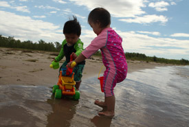 Bring toys to keep your toddler entertained (Photo by Quincin Chan/NCC)