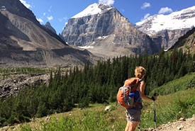 Hiking in the Canadian Rockies (Photo courtesy of Gayle Roodman/NCC)