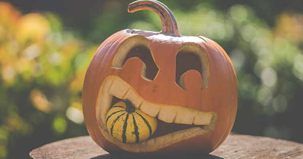 Carved pumpkin (Photo by Ylanite Koppens, Pexels)