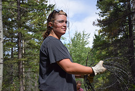 Volunteer at Swann CV event in Alberta (Photo by NCC)