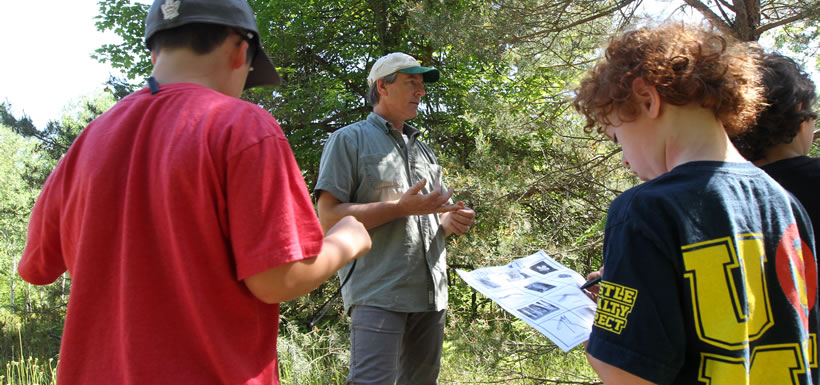 Mark Stabb and students at Happy Valley Forest Nature Days event, ON (Photo by Mike Dembeck)