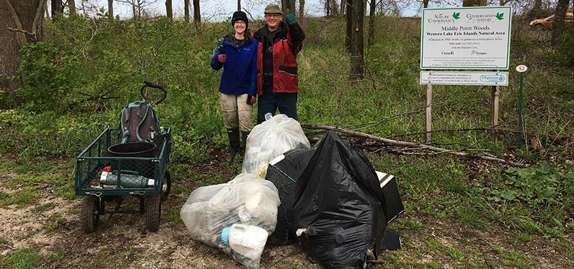 Pelee Island shoreline cleanup, ON (Photo by NCC)