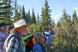 Leaders in Conservation enjoy a Nature Walk at Weaselhead, Calgary (Photo by NCC)