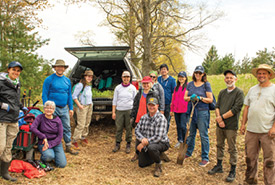 Bénévoles, activité de plantation d'arbres, Ont. (Photo de CNC)